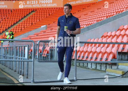 Blackpool, Royaume-Uni. 28th avril 2023. Stuart Moore #13 de Blackpool arrive devant le match de championnat de Sky Bet Blackpool vs Millwall à Bloomfield Road, Blackpool, Royaume-Uni, 28th avril 2023 (photo de Gareth Evans/News Images) à Blackpool, Royaume-Uni le 4/28/2023. (Photo de Gareth Evans/News Images/Sipa USA) Credit: SIPA USA/Alay Live News Banque D'Images