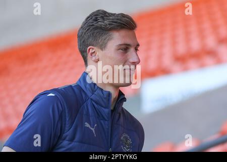 Blackpool, Royaume-Uni. 28th avril 2023. Stuart Moore #13 de Blackpool arrive devant le match de championnat de Sky Bet Blackpool vs Millwall à Bloomfield Road, Blackpool, Royaume-Uni, 28th avril 2023 (photo de Gareth Evans/News Images) à Blackpool, Royaume-Uni le 4/28/2023. (Photo de Gareth Evans/News Images/Sipa USA) Credit: SIPA USA/Alay Live News Banque D'Images