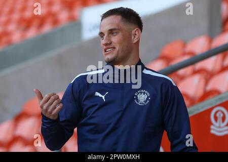 Blackpool, Royaume-Uni. 28th avril 2023. Jerry Yates # 9of Blackpool arrive devant le match de championnat de Sky Bet Blackpool vs Millwall à Bloomfield Road, Blackpool, Royaume-Uni, 28th avril 2023 (photo de Gareth Evans/News Images) à Blackpool, Royaume-Uni le 4/28/2023. (Photo de Gareth Evans/News Images/Sipa USA) Credit: SIPA USA/Alay Live News Banque D'Images