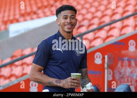 Blackpool, Royaume-Uni. 28th avril 2023. Jordan Lawrence-Gabriel #4 de Blackpool arrive devant le match de championnat de Sky Bet Blackpool vs Millwall à Bloomfield Road, Blackpool, Royaume-Uni, 28th avril 2023 (photo de Gareth Evans/News Images) à Blackpool, Royaume-Uni, le 4/28/2023. (Photo de Gareth Evans/News Images/Sipa USA) Credit: SIPA USA/Alay Live News Banque D'Images