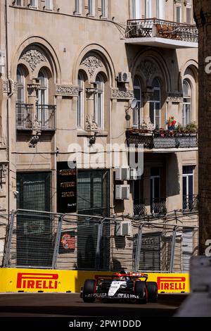 21 DE VRIES Nyck (Ned), Scuderia AlphaTauri AT04, action pendant le Grand Prix d'Azerbaïdjan de Formule 1 2023 2023, 4th tour du Championnat du monde de Formule 1 de 28 avril à 30, 2023 sur le circuit de la ville de Bakou, à Bakou, Azerbaïdjan - photo DPPI crédit: DPPI Media/Alamy Live News Banque D'Images