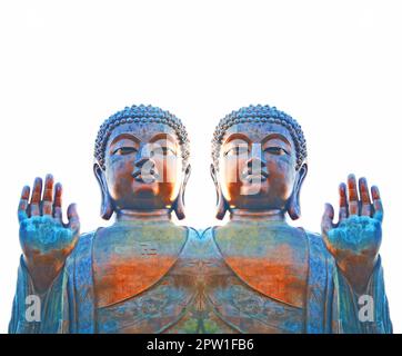 dieu bouddhiste dans une mudra Abhaya. Une ancienne statue oxydée de Bouddha avec effet. Figure de Bouddha tenant une main droite, un symbole de la peur Banque D'Images