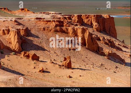 Paysage primitif rocheux dans la zone sèche du désert de Gobi, Mongolie, Asie centrale Banque D'Images