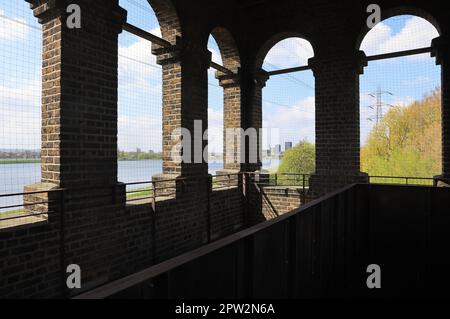 La Tour historique de Coppermill sur Walthamstow Wetlands, London Wildlife Trust, Royaume-Uni Banque D'Images