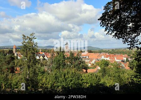 Blick vom Burgberg auf die historische Altstadt von Grebenstein mit der evangelischen Liebfrauenkirche, Deutschland, Hessen Banque D'Images