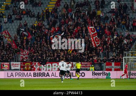 La Spezia, Italie. 28th avril 2023. AC Monza Supporters pendant le championnat italien série Un match de football entre Spezia Calcio et AC Monza sur 28 avril 2023 au stade Alberto Picco à la Spezia, Italie - photo Alessio Morgese / E-Mage crédit: Alessio Morgese / Alay Live News Banque D'Images