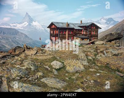Cette série d'images sont des montagnes près de la station balnéaire suisse de Zermatt vu ici à l'Hôtel Fluhalp en regardant vers le Cervin Banque D'Images