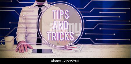 Conseils et astuces pour l'affichage conceptuel, mot écrit sur des suggestions pour rendre les choses plus faciles conseils utiles Solutions Banque D'Images