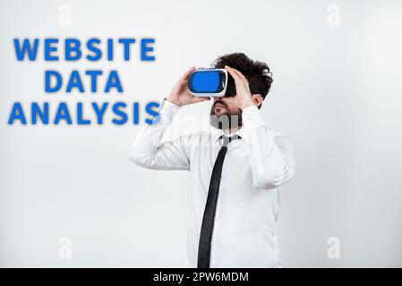 Texte d'écriture analyse de données de site Web, concept analyse de signification et rapport de données Web pour améliorer la page Web Banque D'Images
