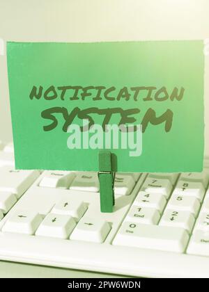 Écriture affichage de texte système de notification, Word pour ne pas oublier d'être connecté réseaux sociaux Banque D'Images