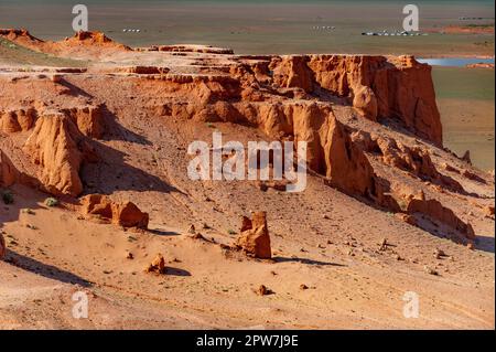 Paysage primitif rocheux dans la zone sèche du désert de Gobi, Mongolie, Asie centrale Banque D'Images