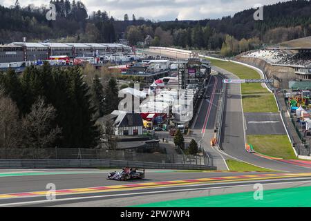 Stavelot, Belgique. 28th avril 2023. Tom Blomqvist, pilote britannique d'United Autoports, pilote la voiture de course Oreca 07 - Gibson pendant la course de qualification de la catégorie LMP2 pour les 6 heures de Spa-Francorchamps, troisième manche du Championnat mondial d'endurance (WEC) 2023 de la FIA au circuit de Spa-Francorchamps à Stavelot, Belgique, 28 avril 2023. Credit: Zheng Huansong/Xinhua/Alay Live News Banque D'Images