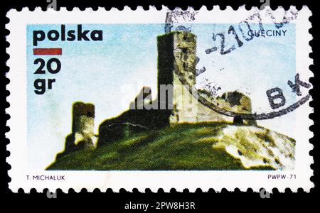 MOSCOU, RUSSIE - 08 AVRIL 2023 : timbre-poste imprimé en Pologne montre le château de Checiny, série de châteaux polonais, vers 1971 Banque D'Images