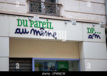 lyon , aura France - 04 27 2023 : DPAM marque texte et logo enseigne façade chaîne du Pareil au même magasin de mode pour enfants vêtements Banque D'Images