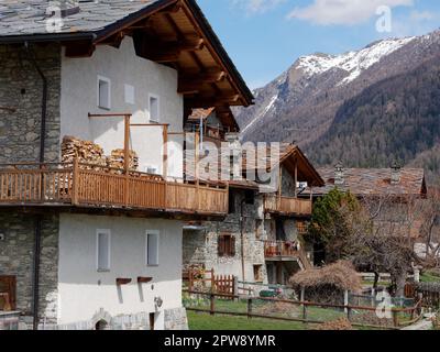 Ville de montagne de Lignan dans l'Aoste Vally, au nord-ouest de l'Italie Banque D'Images