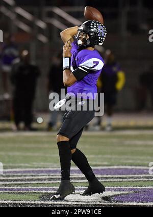 Rancho Cucamonga, CA. 8th novembre 2019. Top Quarterback Prospect CJ Stroud #7 de Rancho Cucamonga en action contre Murrieta Valley.CIF-SS Prep football DIV 2 Playoff Varsity Murrieta Valley contre Rancho Cucamonga.Louis Lopez/Modern exposition. Crédit : csm/Alay Live News Banque D'Images