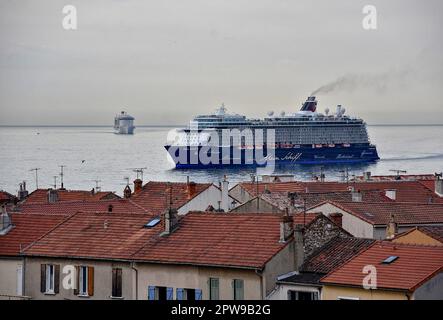 Marseille, France. 29th avril 2023. Le bateau de croisière Mein Schiff 4 arrive au port méditerranéen français de Marseille. (Photo de Gerard Bottino/SOPA Images/Sipa USA) crédit: SIPA USA/Alay Live News Banque D'Images