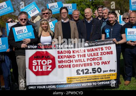 Ingatestone, Royaume-Uni. 29th avril 2023. Blackmore Essex 29th avril 2023 le député de Sir Iain Duncan Smith a fait campagne pour les conservateurs de Blackmore Essex pour les prochaines élections au conseil local. Crédit : Ian Davidson/Alay Live News Banque D'Images