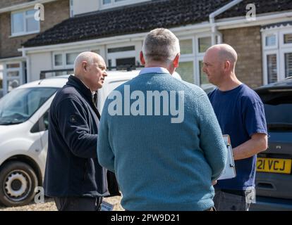 Ingatestone, Royaume-Uni. 29th avril 2023. Blackmore Essex 29th avr 2023 Sir Iain Duncan Smith le député de la circonscription de Sir Iain Duncan Smith fait campagne pour les conservateurs de Blackmore Essex en vue des prochaines élections au conseil local. Crédit : Ian Davidson/Alay Live News Banque D'Images