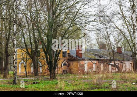 Bâtiments de garnison de l'ancienne époque soviétique près de la rue Kasarmu à Tartu Estonie Banque D'Images