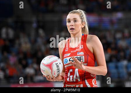 29th avril 2023 ; Ken Rosewall Arena, Sydney, Nouvelle-Galles du Sud, Australie : Suncorp Super Netball, Giants versus New South Wales Swifts ; Helen Housby of the NSW Swifts Credit : action plus Sports Images/Alay Live News Banque D'Images