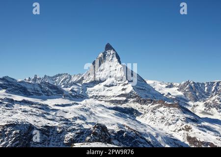 Vue sur un Cervin enneigé depuis Gornergrat Banque D'Images