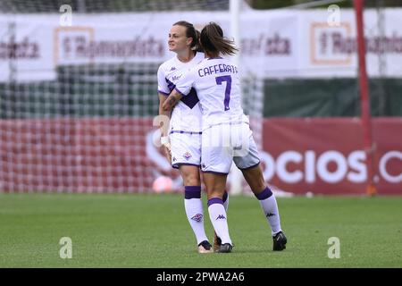 Rome, Italie. 29th avril 2023. Milica Mijatovic de l'AFC Fiorentina Women fête après avoir marqué le 1-1 au cours de la 6th journée de la série A Championship poule Scudetto entre A.S. Les femmes roms contre l'ACF Fiorentina au stadio Tre Fontane sur 29 avril 2023 à Rome, Italie. Crédit : Live Media Publishing Group/Alay Live News Banque D'Images