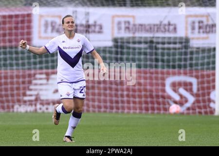 Rome, Italie. 29th avril 2023. Milica Mijatovic de l'AFC Fiorentina Women fête après avoir marqué le 1-1 au cours de la 6th journée de la série A Championship poule Scudetto entre A.S. Les femmes roms contre l'ACF Fiorentina au stadio Tre Fontane sur 29 avril 2023 à Rome, Italie. Crédit : Live Media Publishing Group/Alay Live News Banque D'Images