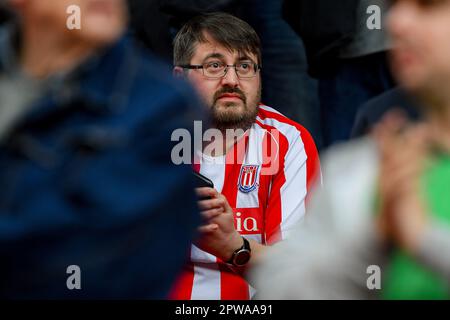 Stoke on Trent, Royaume-Uni. 26th avril 2023. Stoke City Fan lors du match de championnat Sky Bet Stoke City vs Queens Park Rangers au Bet365 Stadium, Stoke-on-Trent, Royaume-Uni, 29th avril 2023 (photo de Ben Roberts/News Images) à Stoke-on-Trent, Royaume-Uni, le 4/26/2023. (Photo de Ben Roberts/News Images/Sipa USA) crédit: SIPA USA/Alay Live News Banque D'Images