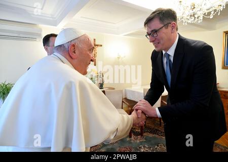 Budapest, Hongrie. 29th avril 2023. Hongrie, 2023/4/29 .Pape François lors d'une rencontre avec Gergely Karácsony maire de Budapest, Hongrie Photographie par Vatican Media /Catholic Press photo . LIMITÉ À UNE UTILISATION ÉDITORIALE - PAS DE MARKETING - PAS DE CAMPAGNES PUBLICITAIRES. Crédit : Agence photo indépendante/Alamy Live News Banque D'Images