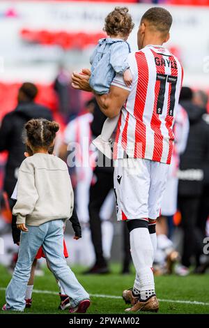 Un tour d'honneur après le match de championnat Sky Bet Stoke City vs Queens Park Rangers au Bet365 Stadium, Stoke-on-Trent, Royaume-Uni. 29th avril 2023. (Photo de Ben Roberts/News Images) à Stoke-on-Trent, Royaume-Uni, le 4/26/2023. (Photo de Ben Roberts/News Images/Sipa USA) crédit: SIPA USA/Alay Live News Banque D'Images