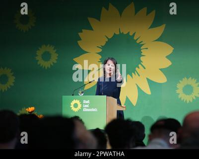 Potsdam, Allemagne. 29th avril 2023. La ministre des Affaires étrangères Annalena Baerbock (Bündnis 90/Die Grünen) prend la parole lors de la conférence du parti d'État de Bündnis 90/Die Grünen Brandenburg. Crédit : Soeren Stache/dpa/Alay Live News Banque D'Images