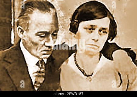 SUNSHINE MABEL MURDER CASE - Portrait de ' M. John et Mme Mayer, parents de Sunshine ' 'abel Mayer peu après avoir été informé du meurtre de leur fille Mabel en juillet 1927, Etats-Unis Banque D'Images
