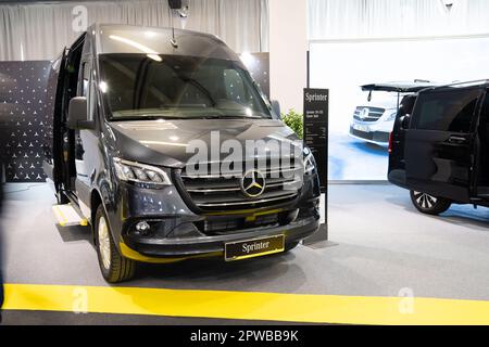 Belgrade, Serbie - 22 mars 2023: Van Mercedes-Benz Sprinter 319 CDI au salon automobile BG Banque D'Images