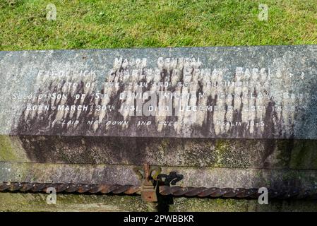 Tombe du général Frederick Charles d'Epinay Barclay des régiments de 24th et 66th. Fils de Sir David William Barclay. Cour de l'église St Margare Banque D'Images