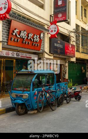 Une scène de rue aux Philippines à Binondo, Manille Banque D'Images