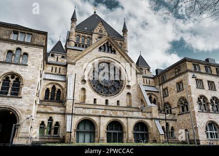 La synagogue de cologne de style néo-roman à Kwartier Lataeng Banque D'Images