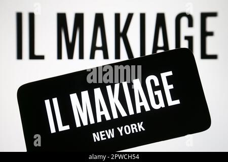 Ukraine. 29th avril 2023. Dans cette illustration, le logo il Makiage est visible sur un smartphone et sur un écran de pc. Crédit : SOPA Images Limited/Alamy Live News Banque D'Images