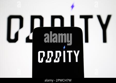 Ukraine. 29th avril 2023. Dans cette illustration, le logo ODDITY apparaît sur un smartphone et sur un écran d'ordinateur. Crédit : SOPA Images Limited/Alamy Live News Banque D'Images