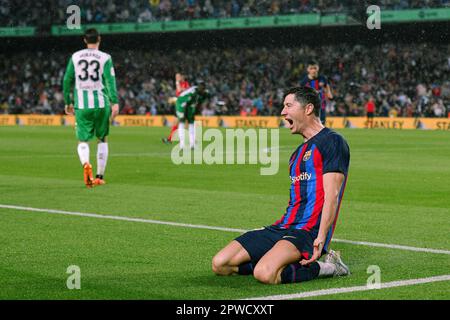 Barcelone, Espagne. 29th avril 2023. Robert Lewandowski de Barcelone célèbre son but lors du match de football espagnol de la Liga entre le FC Barcelone et Real Betis à Barcelone, Espagne, 29 avril 2023. Credit: STR/Xinhua/Alay Live News Banque D'Images