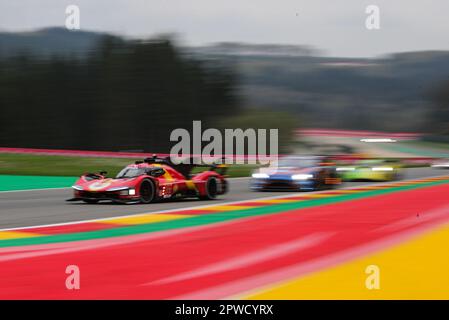 Stavelot, Belgique. 29th avril 2023. Des voitures de course sont vues pendant la course de 6 heures de Spa-Francorchamps, le troisième tour du Championnat du monde d'endurance (WEC) 2023 de la FIA au circuit de Spa-Francorchamps à Stavelot, Belgique, 29 avril 2023. Credit: Zheng Huansong/Xinhua/Alay Live News Banque D'Images