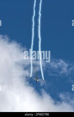 Istanbul, Turquie. 28th avril 2023. SOLOTURK', acrobatique vu en spectacle pendant le festival. Le plus grand festival de l'aviation, de l'espace et de la technologie au monde à TEKNOFEST sera ouvert aux visiteurs entre 27 avril et 1 mai à l'aéroport Ataturk. Diverses activités, compétitions et spectacles aériens sont d'un grand intérêt. (Photo par Onur Dogman/SOPA Images/Sipa USA) crédit: SIPA USA/Alay Live News Banque D'Images