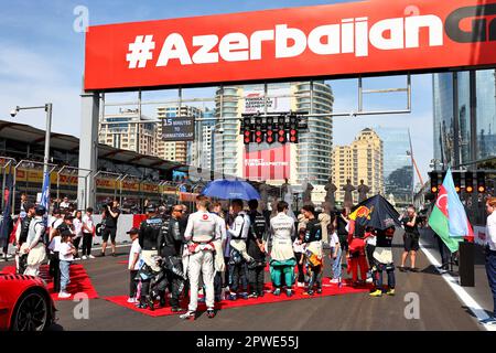 Bakou, Azerbaïdjan. 30th avril 2023. Pilotes sur la grille. 30.04.2023. Championnat du monde Formula 1, Rd 4, Grand Prix d'Azerbaïdjan, circuit de rue de Bakou, Azerbaïdjan, Jour de la course. Le crédit photo doit être lu : images XPB/Press Association. Crédit : XPB Images Ltd/Alamy Live News Banque D'Images