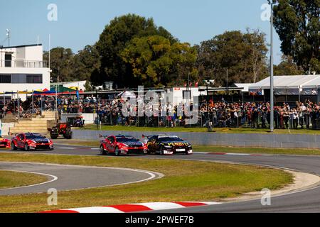 30th avril 2023 ; circuit de Wanneroo, Perth, Australie occidentale, Australie : Perth SuperSprint 2023 jour 3 ; début de la course 9 au Perth SuperSprint crédit : action plus Sports Images/Alay Live News Banque D'Images