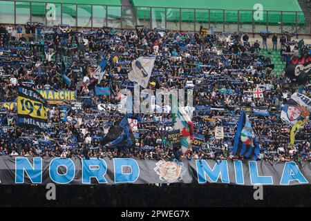 Milan, Italie, 30th avril 2023. FC Internazionale fans lors du match de la série A à Giuseppe Meazza, Milan. Le crédit photo devrait se lire: Jonathan Moscrop / Sportimage Banque D'Images