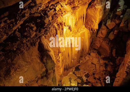 Intérieur de la grotte souterraine d'Aillwee (Ballyvaughan) en Irlande Banque D'Images