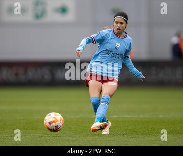 The Academy Stadium, Manchester, Royaume-Uni. 30th avril 2023. Football Super League pour Femme, Manchester City versus Reading ; Yui Hasegawa de Manchester City traverse le ballon Credit: Action plus Sports/Alay Live News Banque D'Images