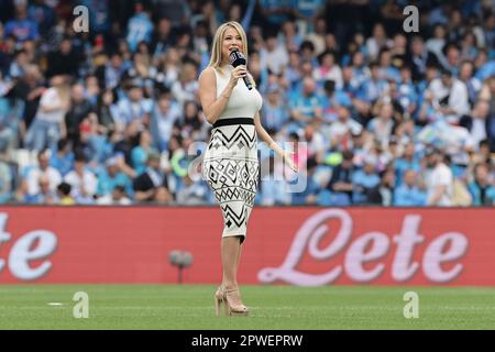 Naples, Italie. 30th avril 2023. DAZN télévision anchorwoman Diletta Leotta avant la série Un match de football entre SSC Napoli et US Salernitana au stade Diego Armando Maradona à Naples (Italie), 30 avril 2023. Credit: Insidefoto di andrea staccioli/Alamy Live News Banque D'Images