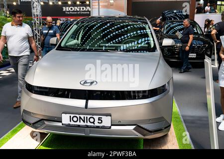 Belgrade, Serbie - 12 mai 2022: Voiture électrique Hyundai IONIQ 5 au salon BG Banque D'Images