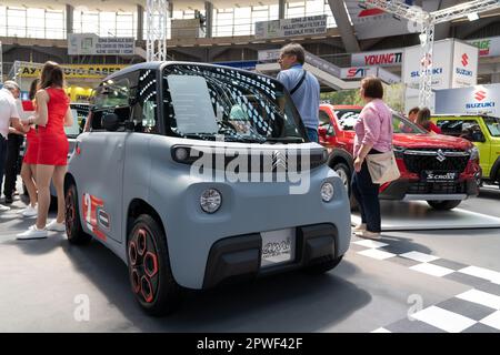 Belgrade, Serbie - 12 mai 2022: Voiture électrique Citroën ami au salon de voiture BG Banque D'Images